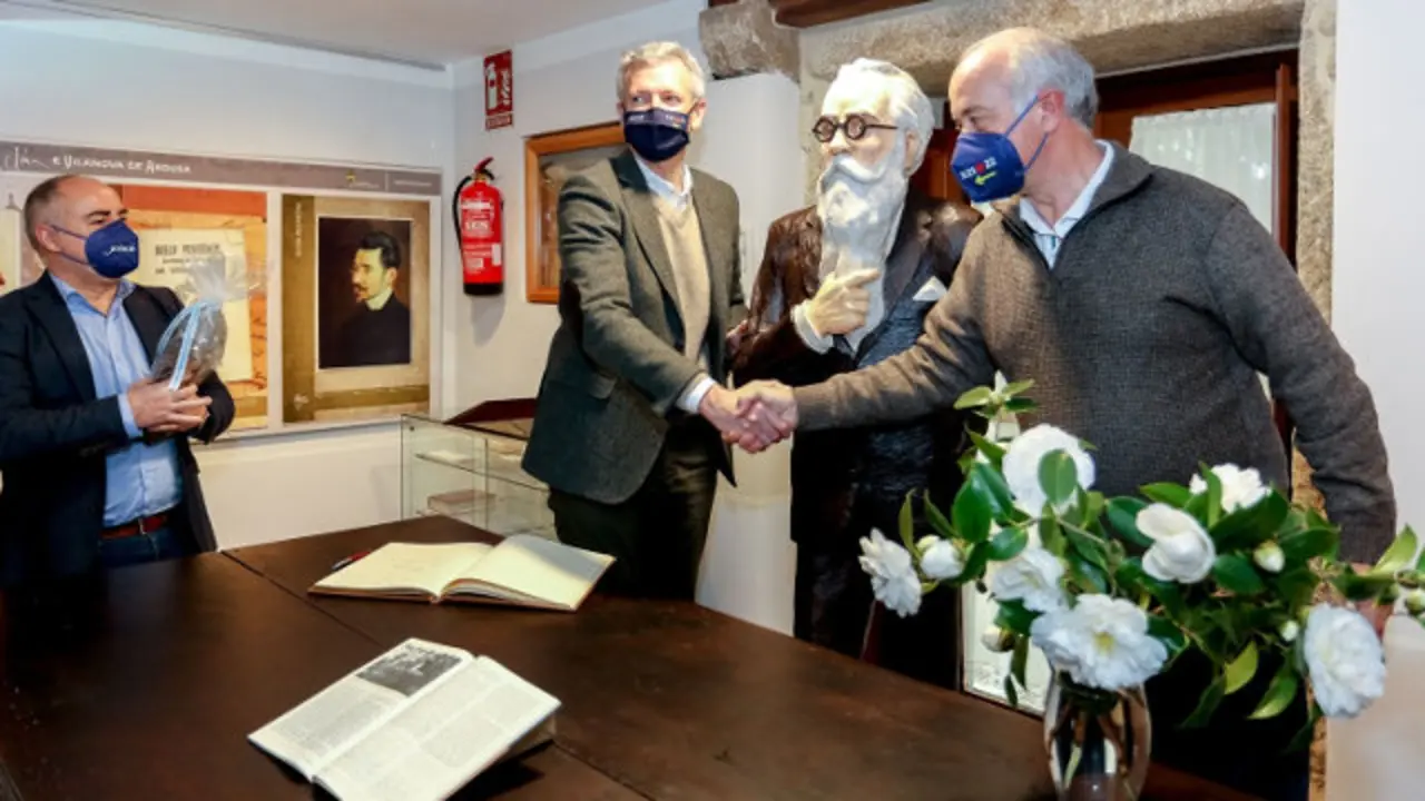 Alfonso Rueda, en la casa Museo de Valle Inclán. XUNTA DE GALICIA