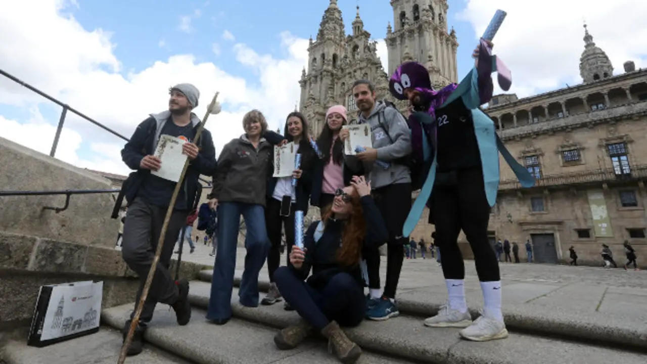 Nava  Castro recibe a influencers