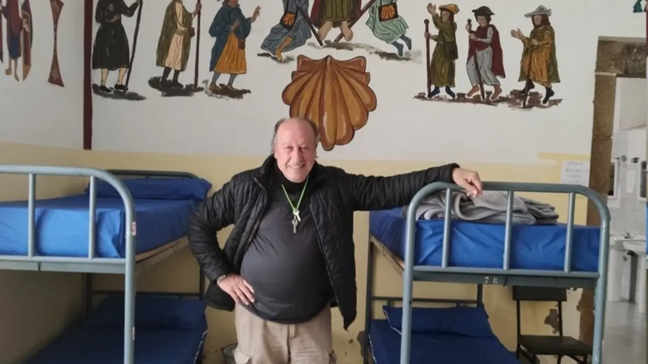 José Soriano, en el albergue del cenobio de Samos. PORTO