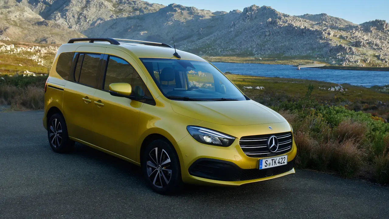 Die neue Mercedes-Benz T-Klasse – Exterieur, limonitgelb metallic 

The new Mercedes-Benz T-Class – Exterior, limonite yellow metallic 