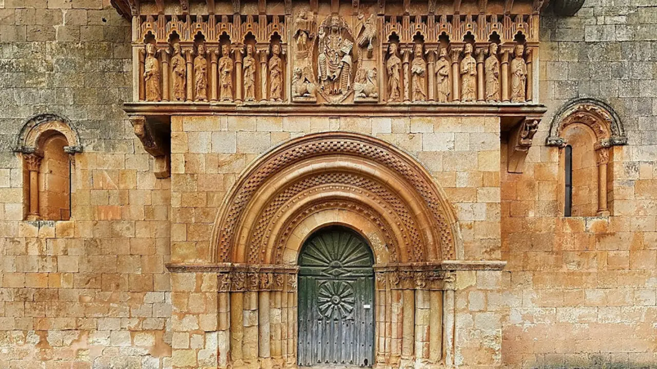 Iglesia de San Juan Bautista, en Moarves de Ojeda.