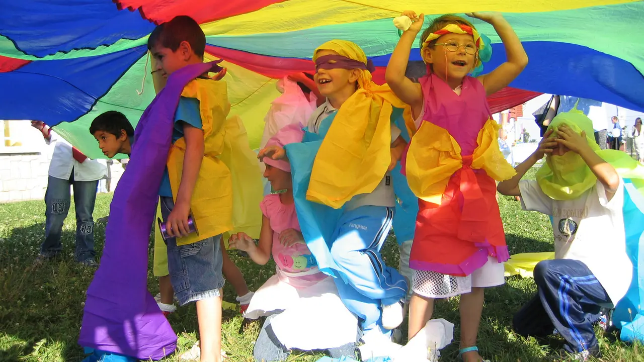 Unos niños jugando. EP