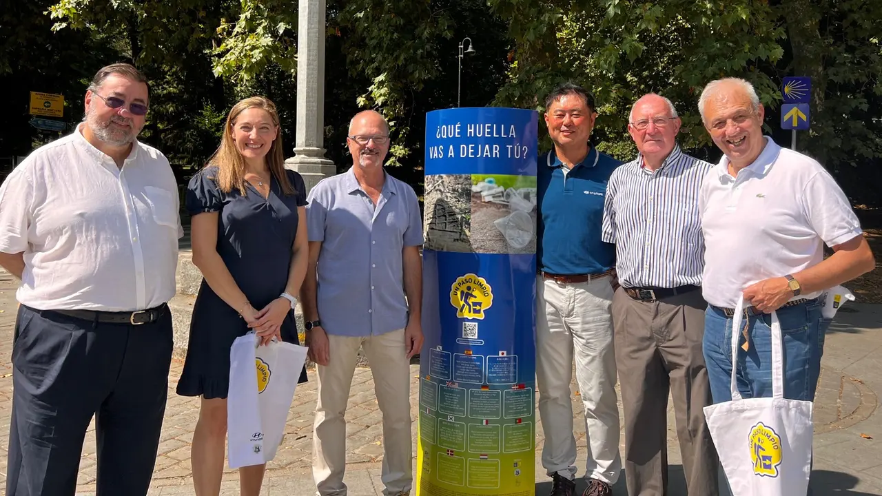 Imagen de los participantes en la presentación. CAMINO FRANCÉS FEDERACIÓN