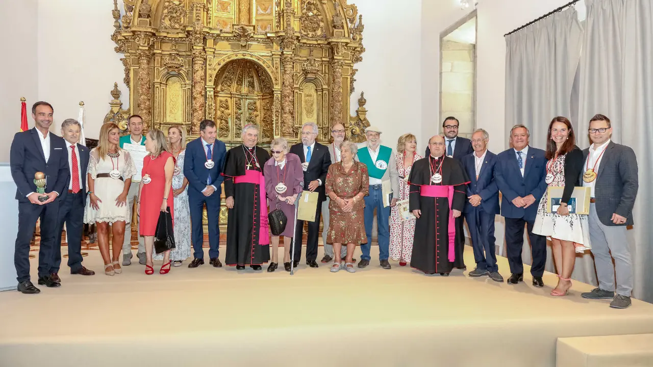 Los premiados por la Orde da Vieira. LUIS POLO (AGN)