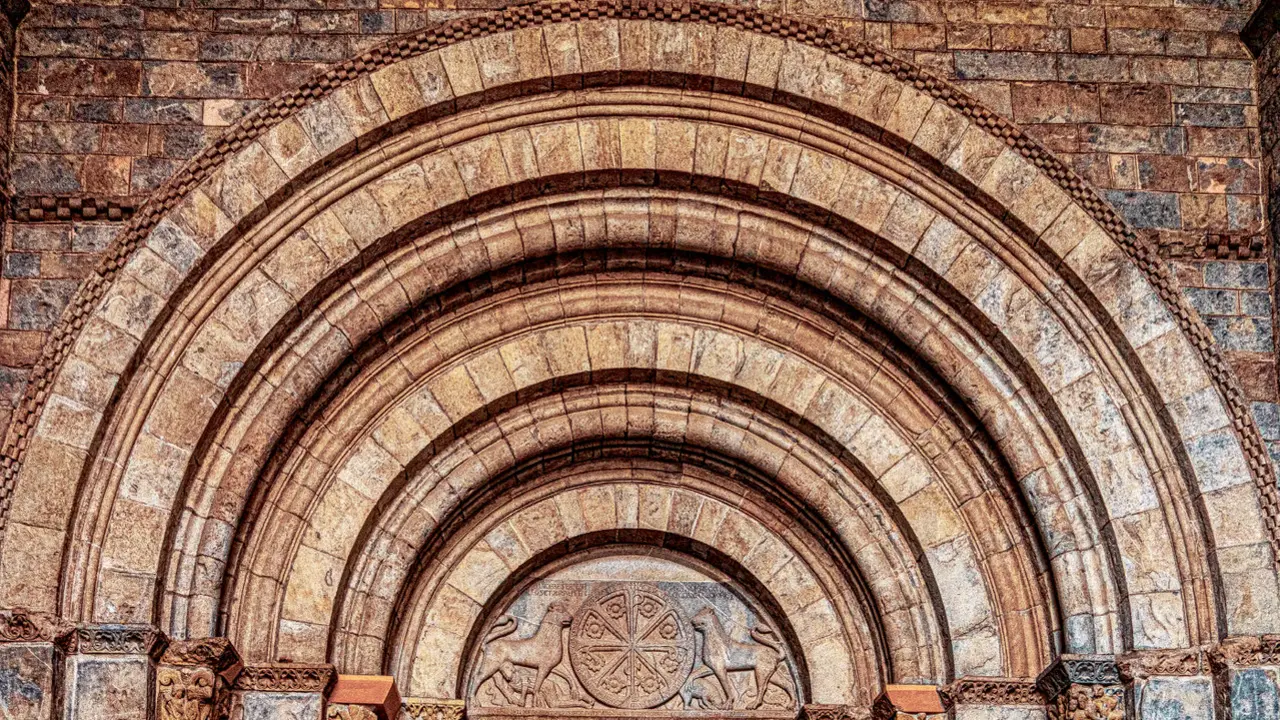 Portada de la catedral de Jaca. VIAMAGICAE