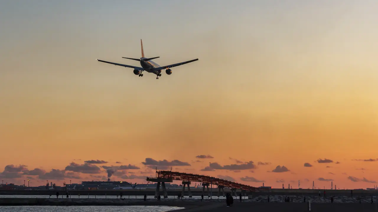 Avión vuelo viajes escapadas vacaciones
