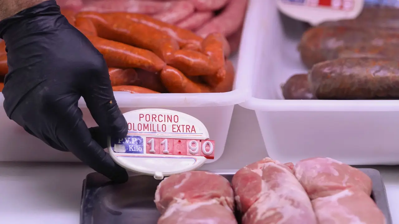 La carne de porcino está en la amplia lista de alimentos que se han encarecido. NACHO GALLEGO (EFE)