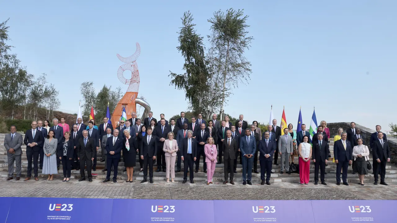 Mandatarios presentes en el Ecofin de Santiago. PEPE FERRÍN