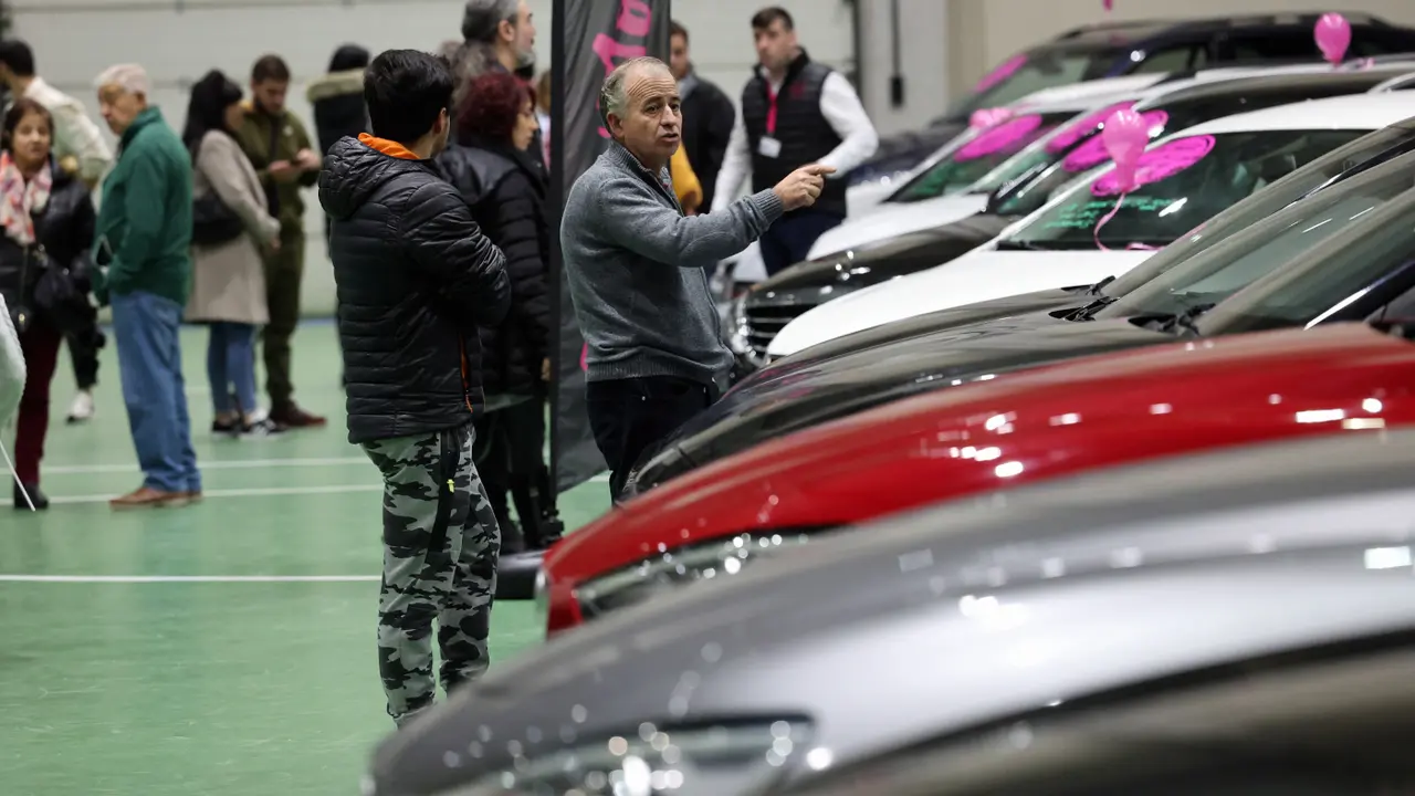 Feria de coches de ocasión. EP