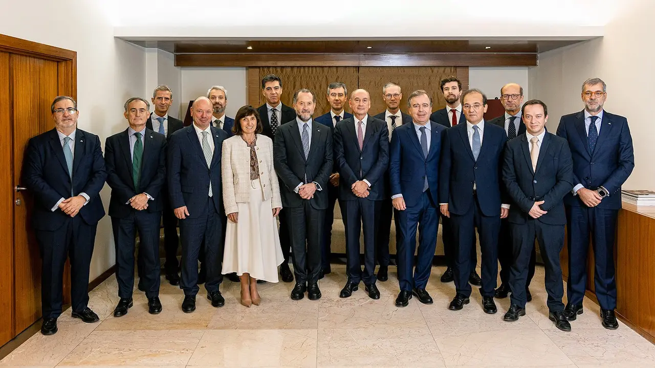 Integrantes de los equipos directivos de EuroBic y ABANCA que han participado en la operación.EP