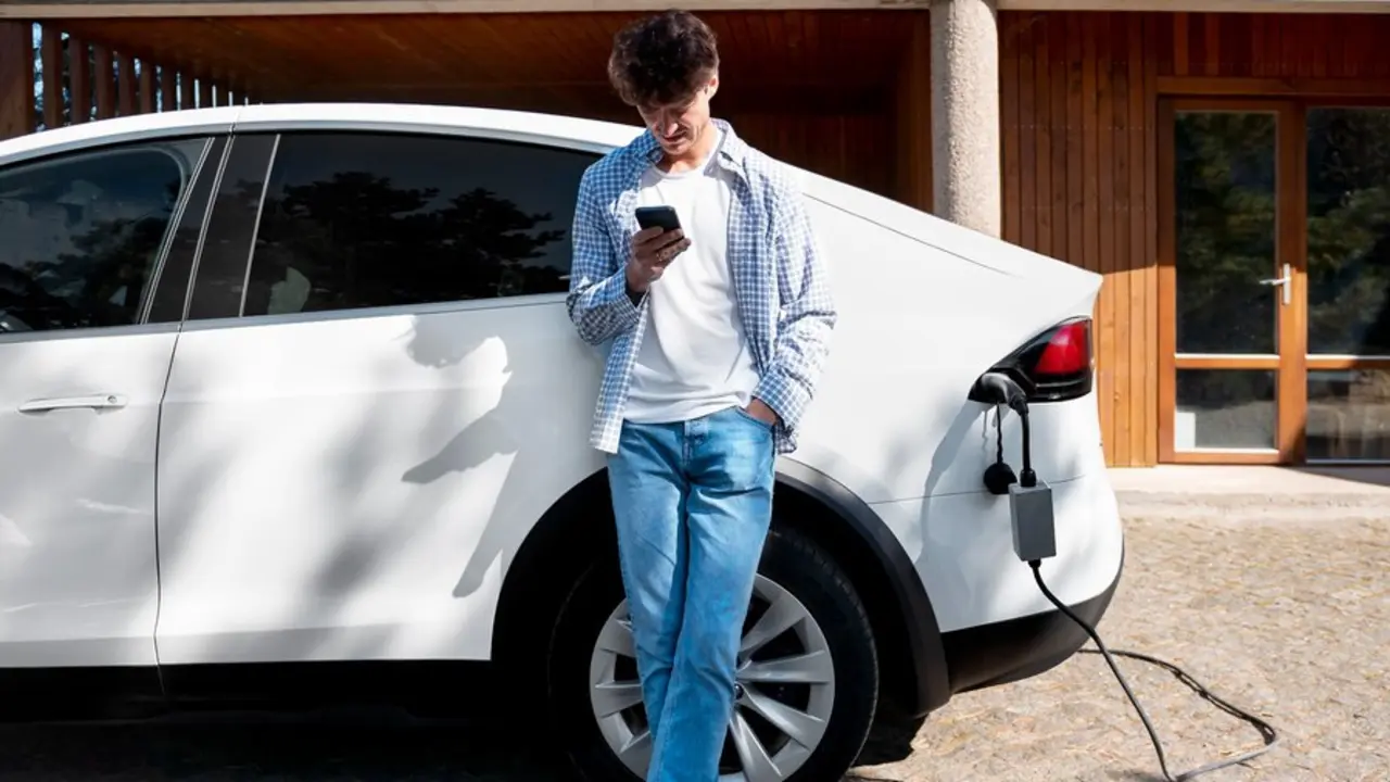 Un coche híbrido. EP