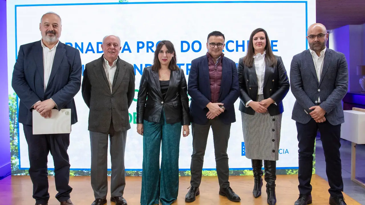 José Manuel Iglesias, Elier Ojea, María Jesús Lorenzana, José González, Carmen Gayoso y Francisco Álvarez.EP