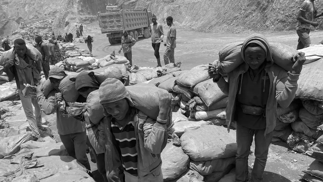 Mina de cobalto. INTERNET