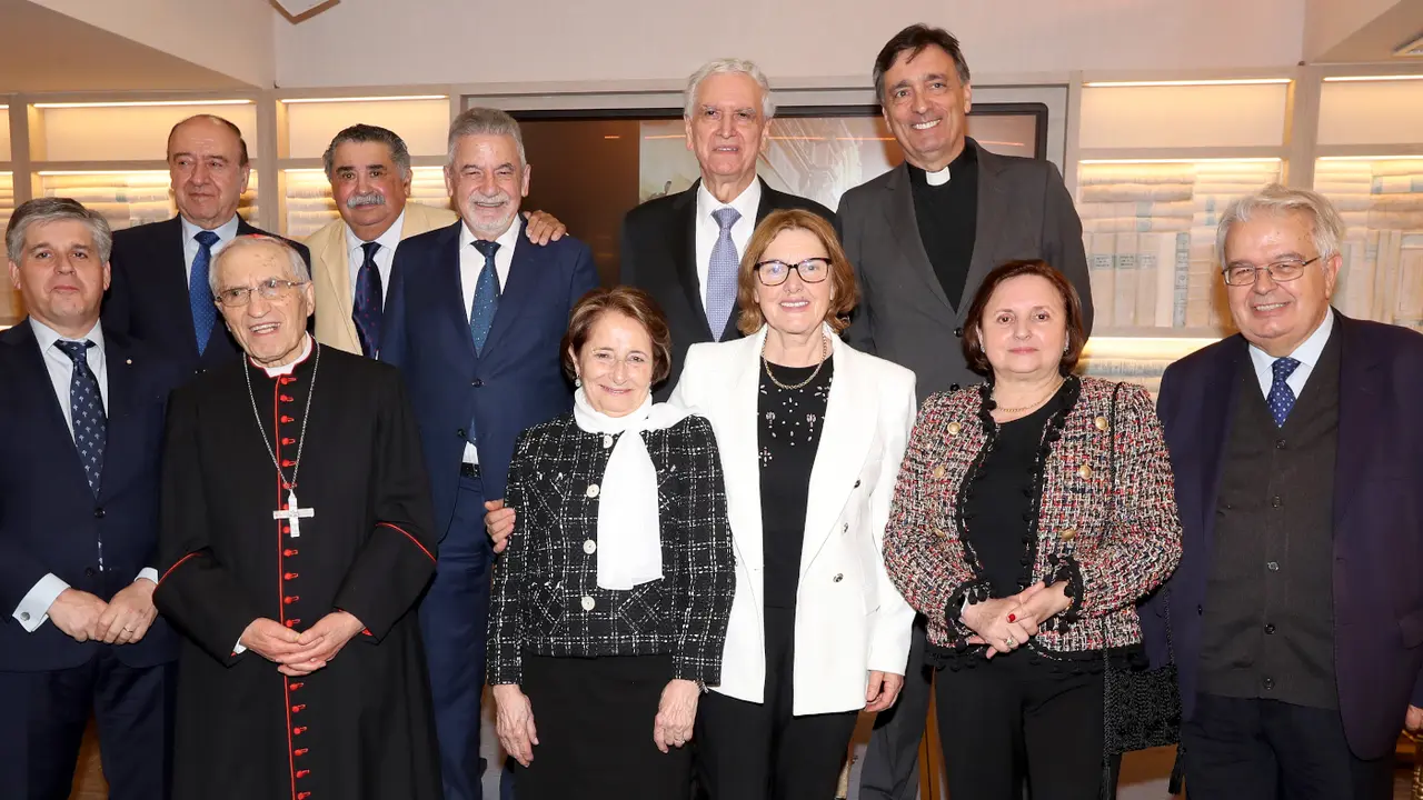 El homenajeado, segundo por la derecha en la fila superior. ALEJANDRA SEIJAS