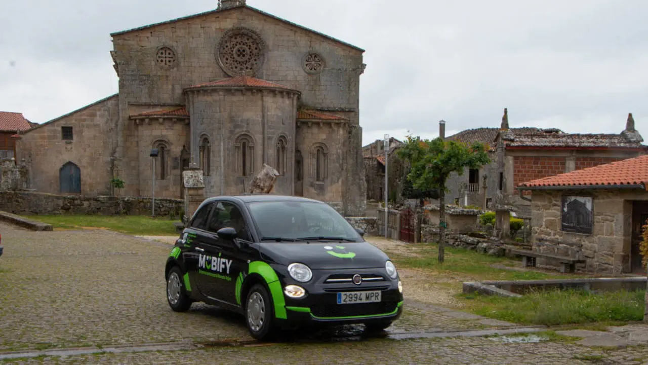 Un coche híbrido de carsharing de Mobify. EP