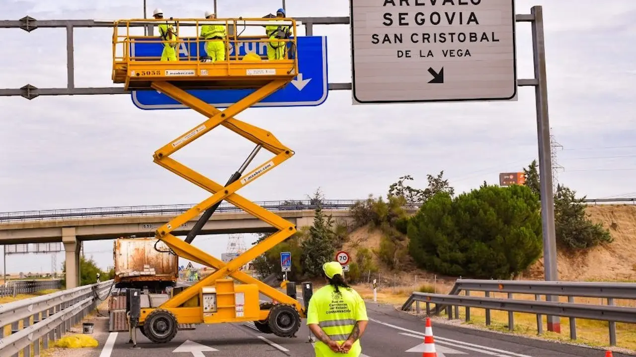 Instalación de una señal.EFE