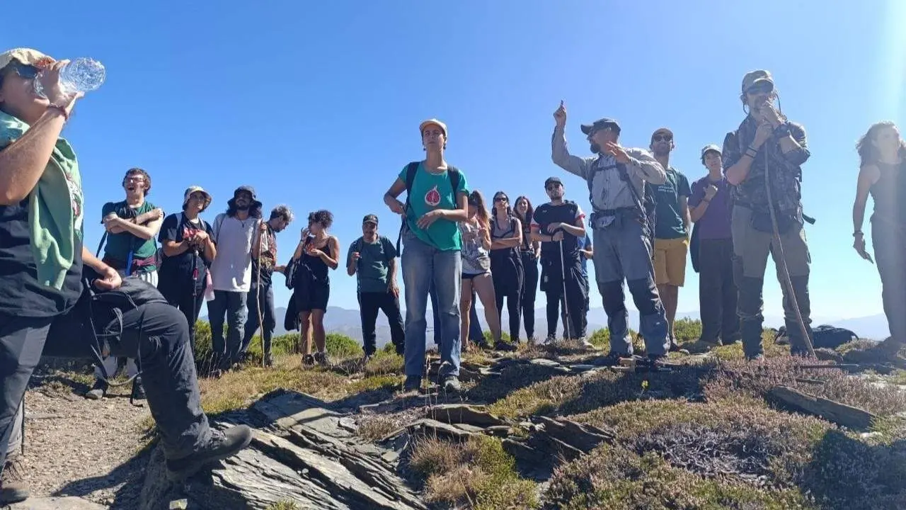 Un momento durante a Ruta contra os Discursos de Odio en Pena Trevinca. EP