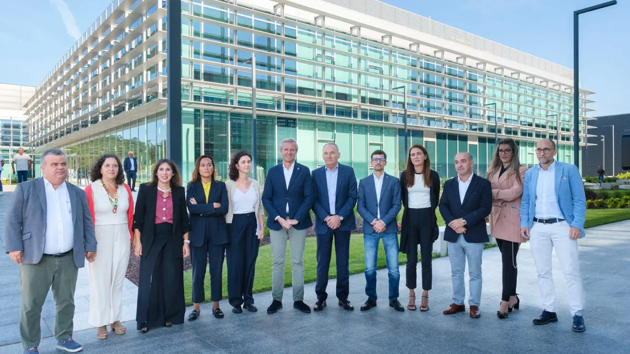 Rueda, Lorenzana y Miriam Cortizo, entre otros representantes públicos y del Grupo Cortizo. EP