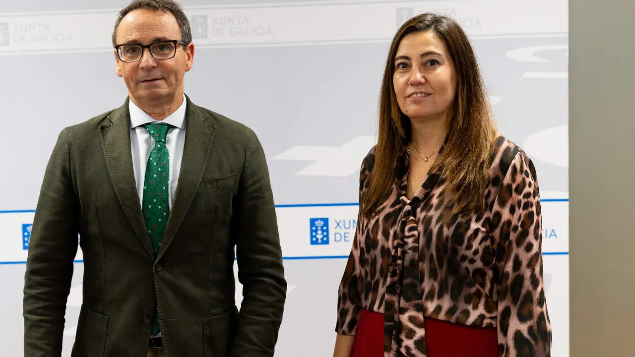 El director xeral de Xustiza, José Tronchoni, y la directora del Imelga, Noemí Morte