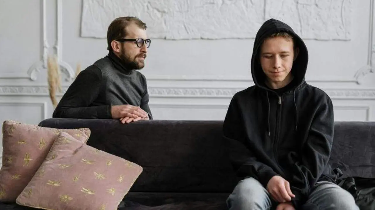 psicologo con adolescente