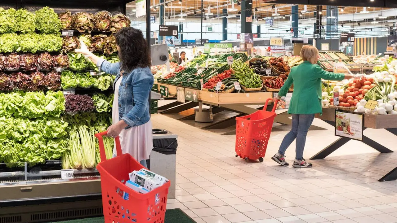 Consumidoras en un súper.EP