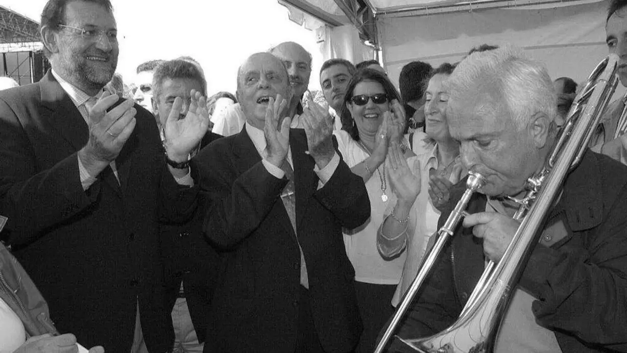 Jose Luis Baltar, con Rajoy, Fraga, Pastor e outras autoridades. ARQUIVO