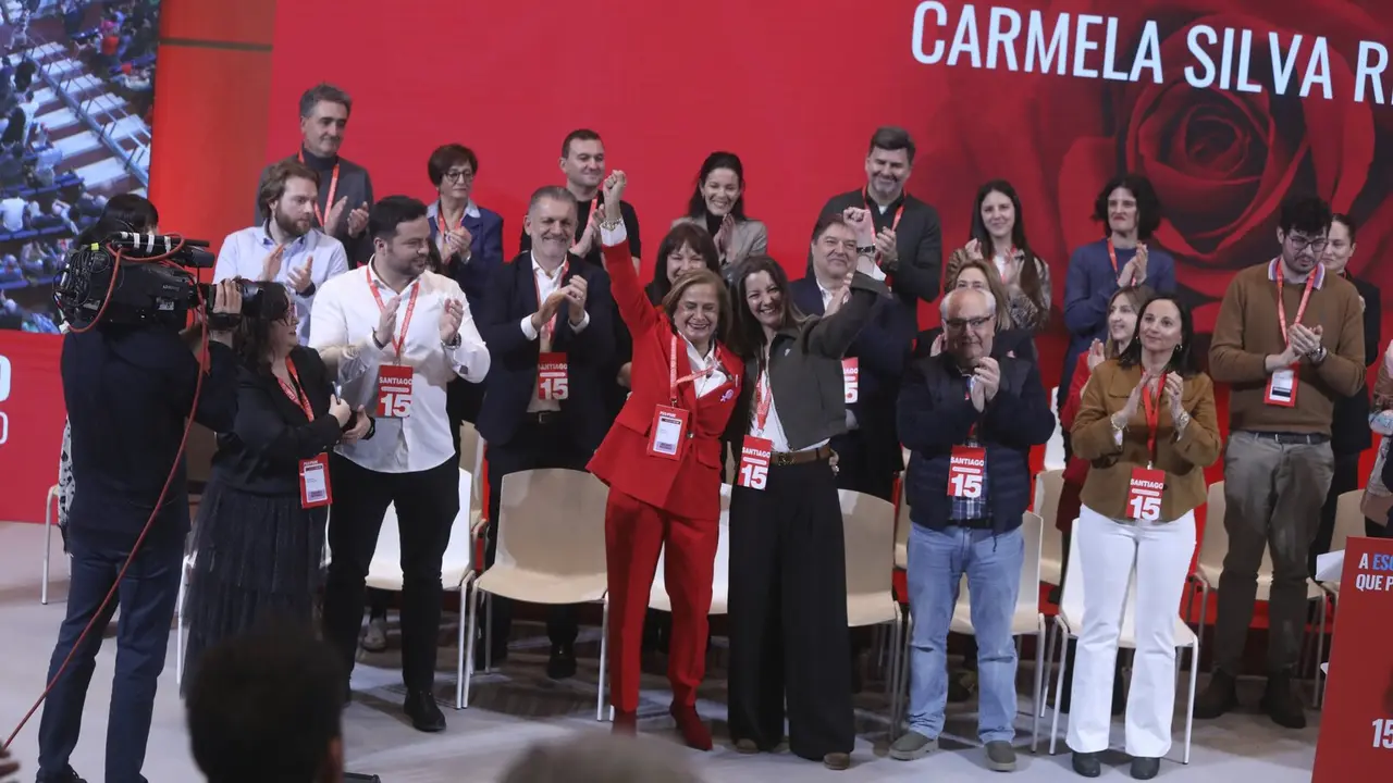 Carmela Silva y Lara Méndez, al frente de la nueva ejecutiva del PSdeG. NACHO SANTÁS