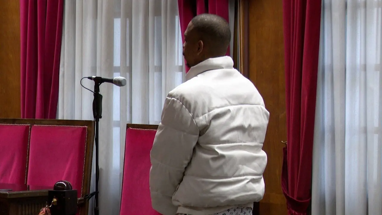 El condenado, durante la vista del juicio en la Audiencia de Ourense. EUROPA PRESS