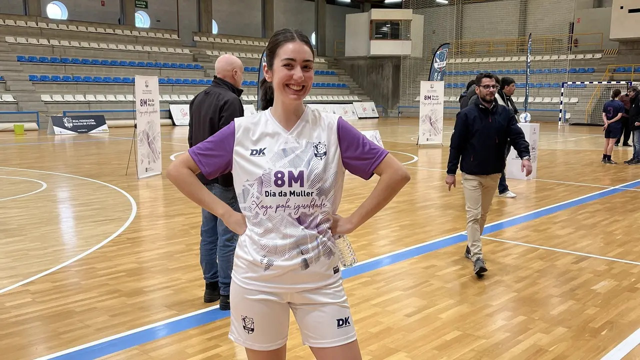 Esther Estévez despois dun partido de fútbol sala polo 8M. EP