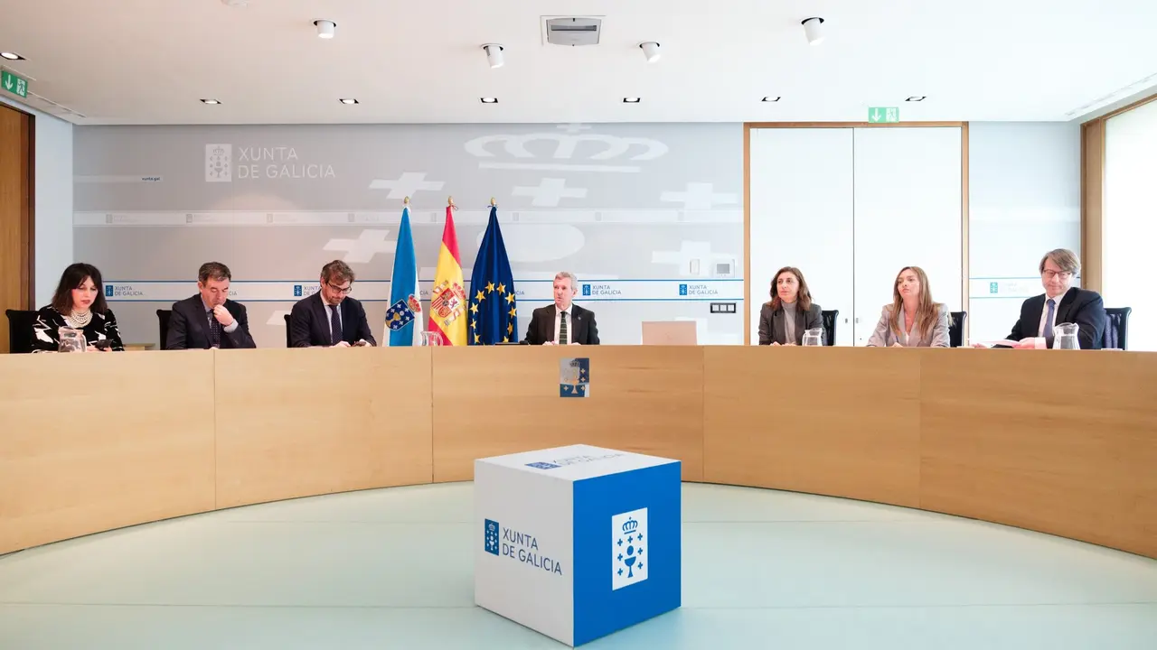 O titular do Executivo galego, Alfonso Rueda, preside a reunión do Consello da Xunta. Sala do Consello, 21/04/25.
