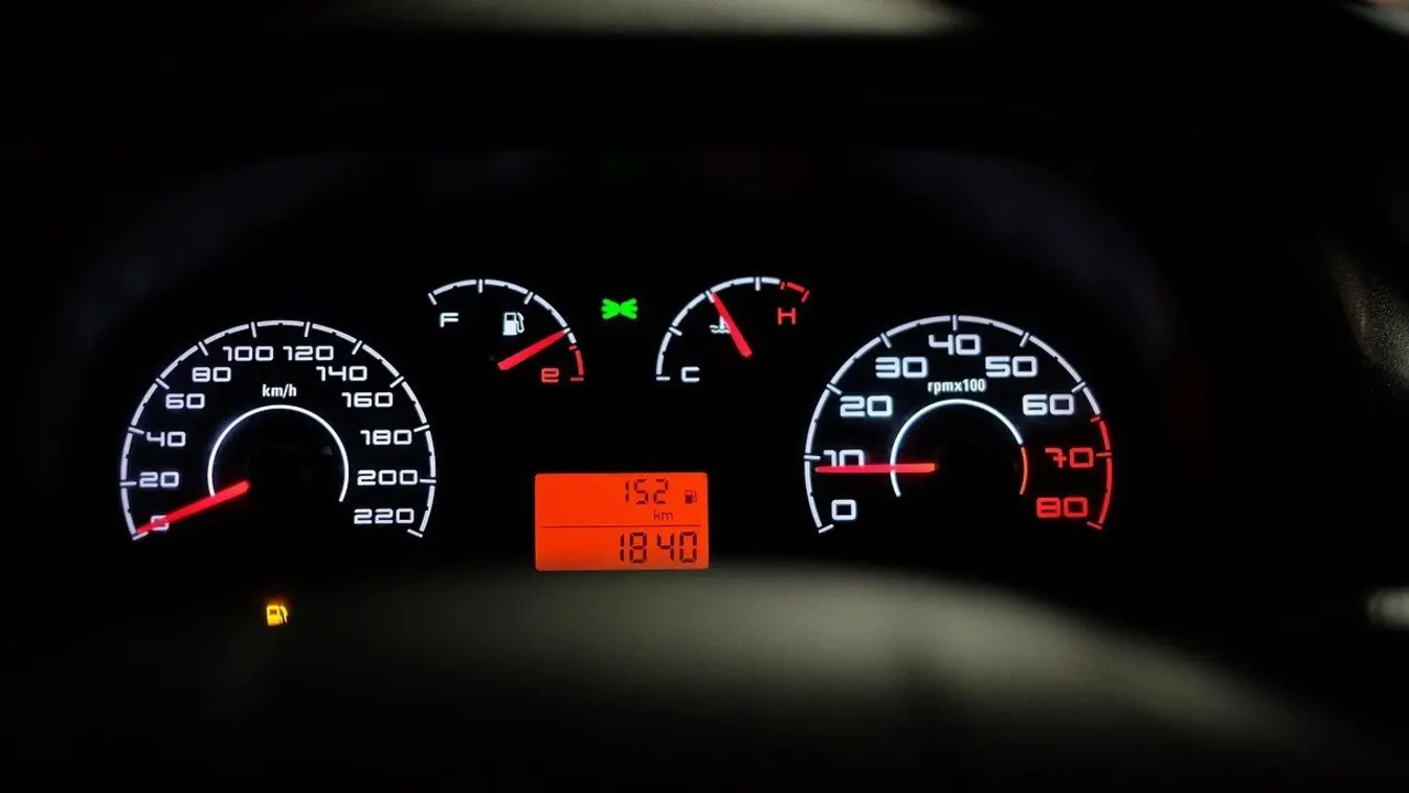 Cuadro de mandos de un coche. PIXABAY