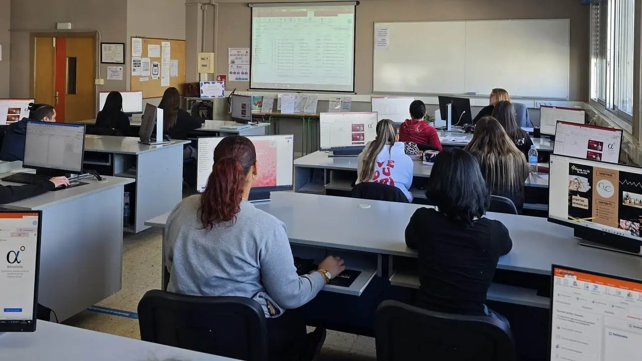 Alumnos en un aula.AEP