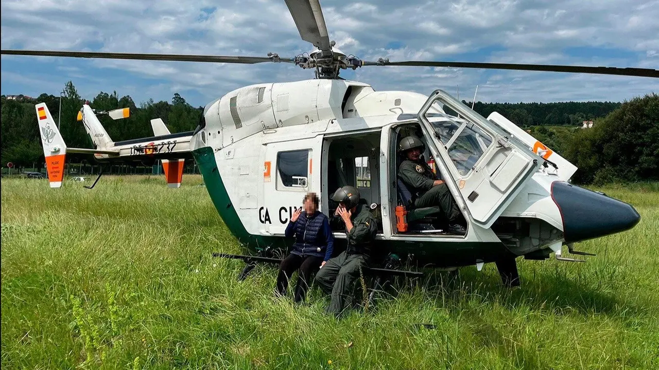 La mujer fue hallada con la ayuda del helicóptero. G.C.