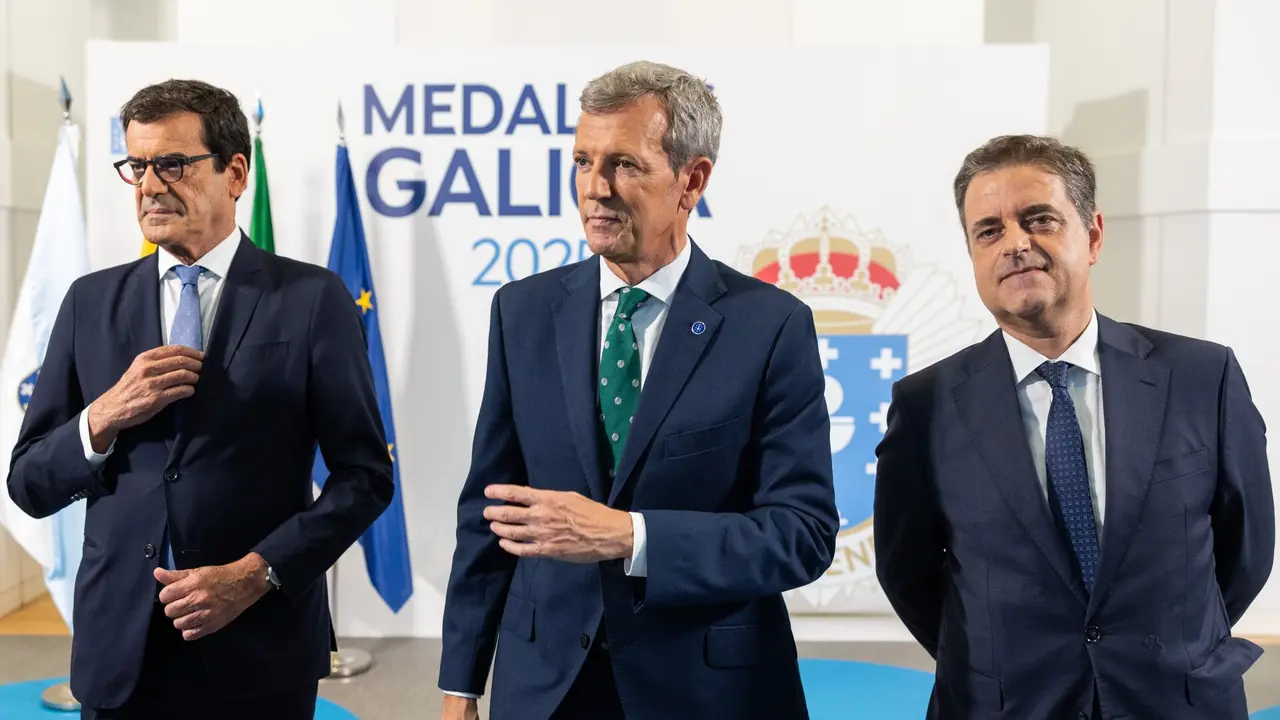 Entrega dos Reais Despachos na Escola Naval de Marín