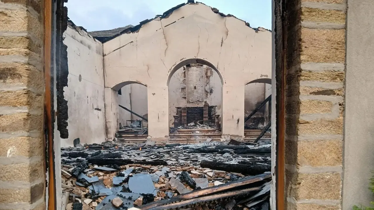 Iglesia de Fervenza quemada. CEDIDA