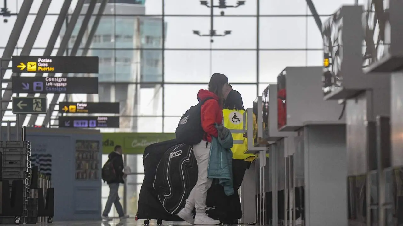 Aeropuerto Rosalía de Castro. NACHO SANTÁS