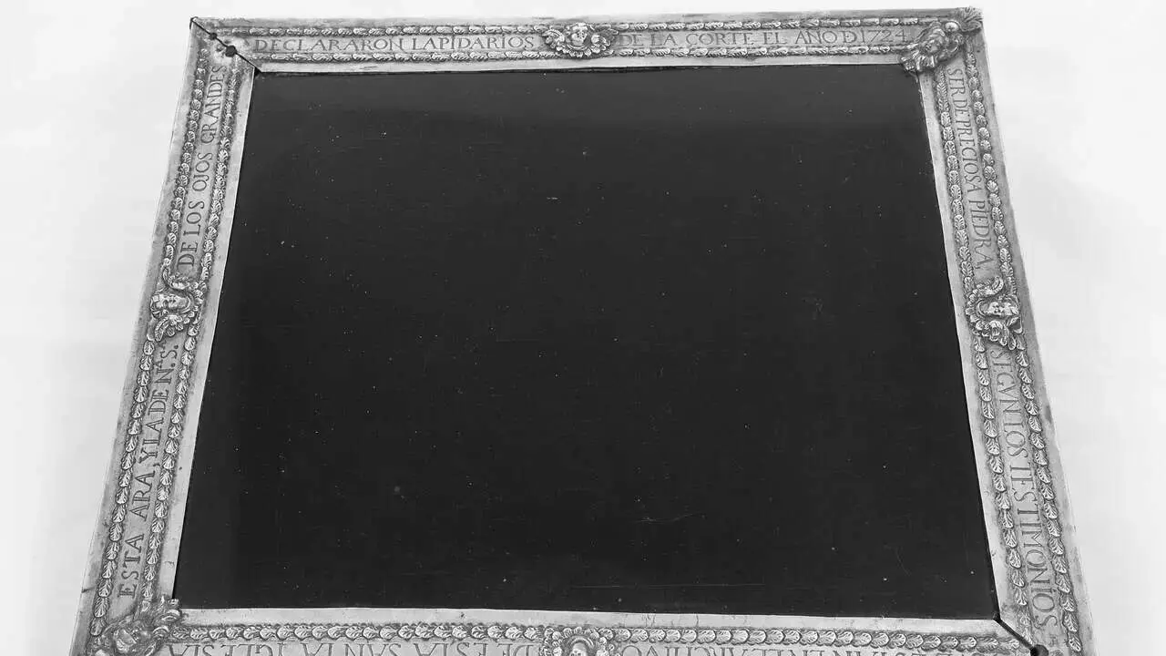 Ara negra de la catedral de Lugo. AEP