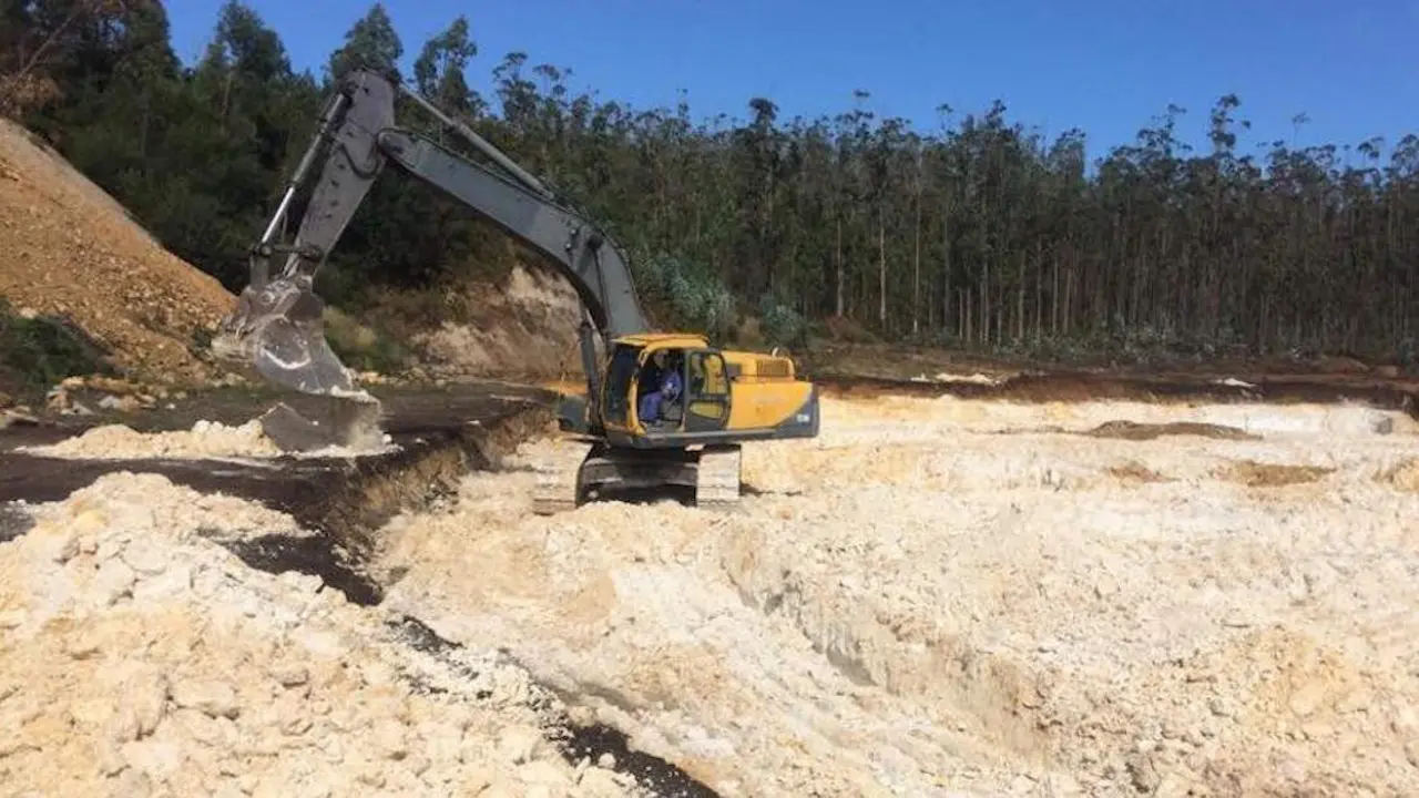 Trabajos en una explotación minera en Galicia. EP