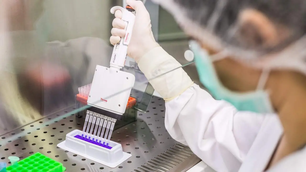Una investigadora en un laboratorio, en una imagen de archivo. AEP