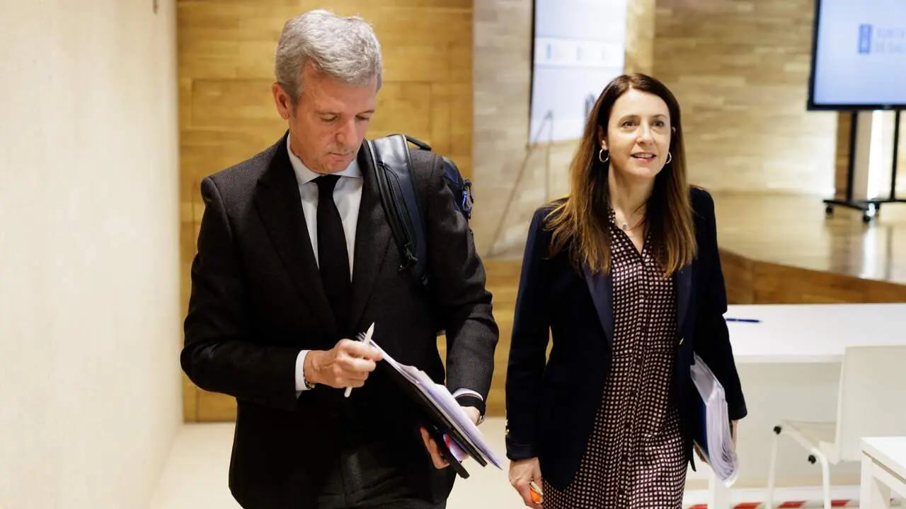 Entrega dos Reais Despachos na Escola Naval de Marín