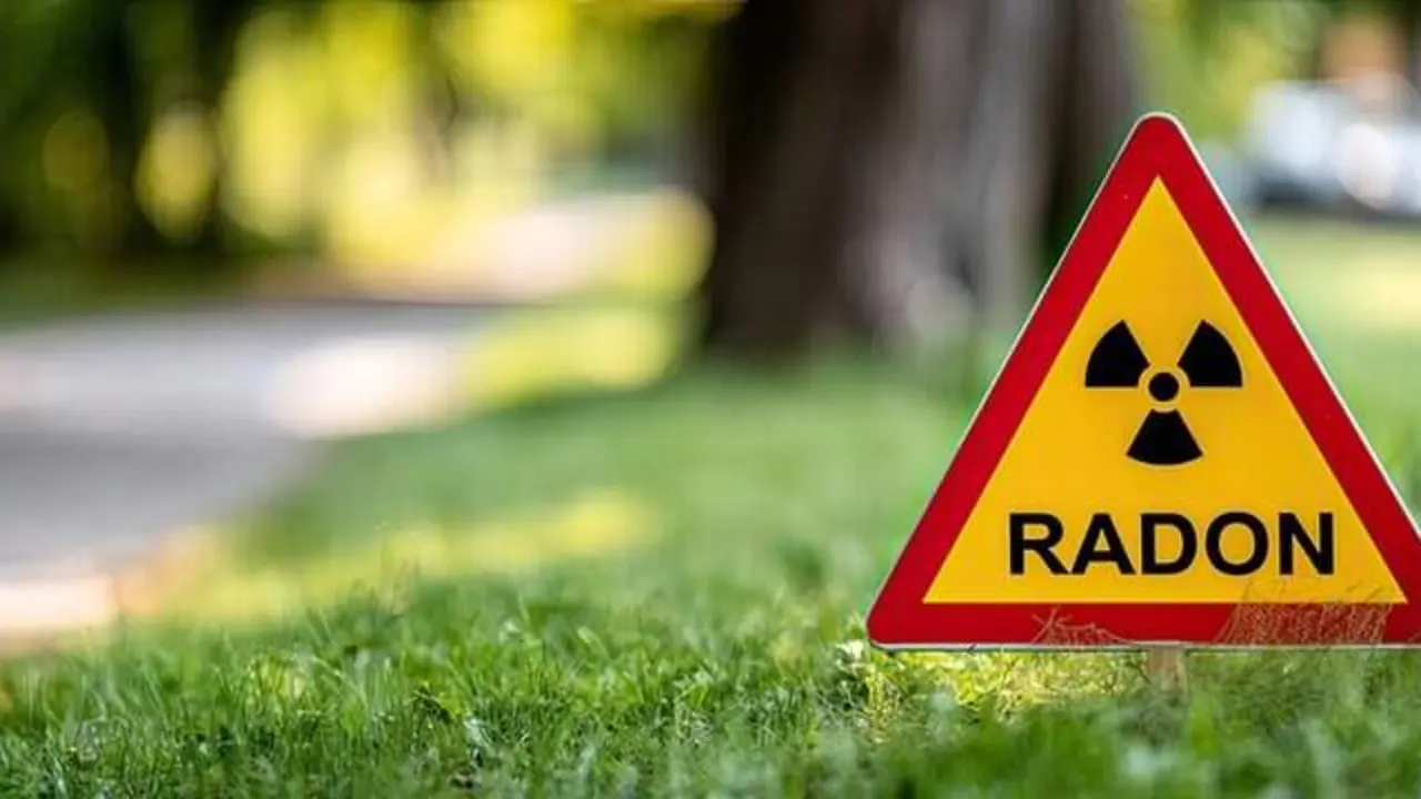 Se&ntilde;al de advertencia de niveles altos de rad&oacute;n. ADOBE.