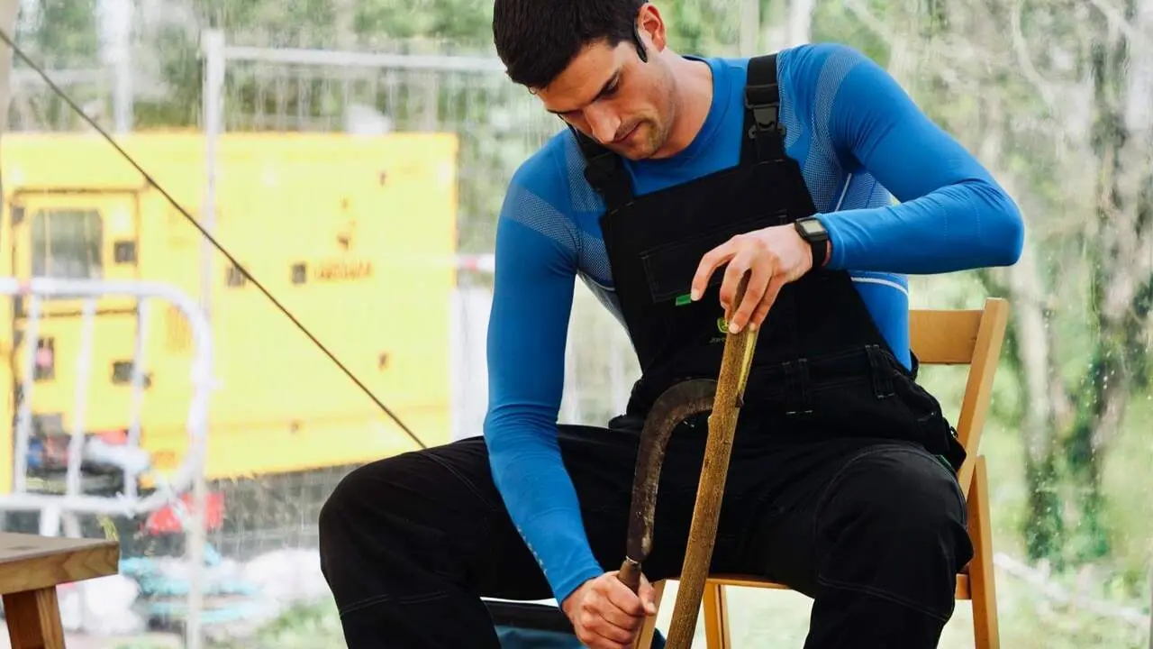 Lu&iacute;s do R&iacute;o trabajando en una de sus elaboraciones. CEDIDA.