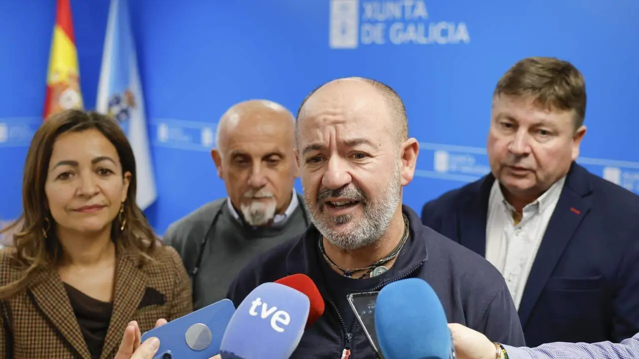 Otero, acompa&ntilde;ado de Villaverde, Rosas y Sieira. EFE