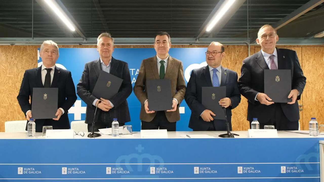 Los rectores de las tres universidades p&uacute;blicas y los conselleiros de Educaci&oacute;n y Sanidade, en O Gai&aacute;s. AGN