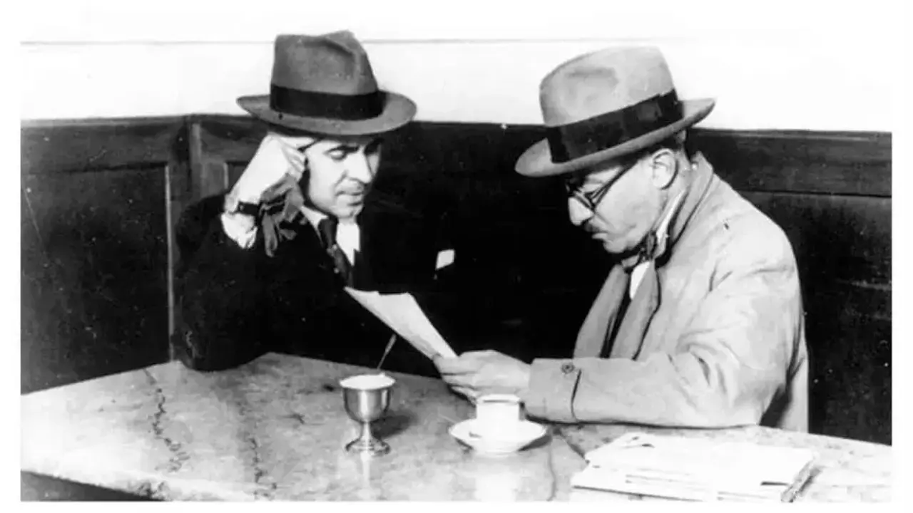 Fernando Pessoa, &aacute; dereita /AEP