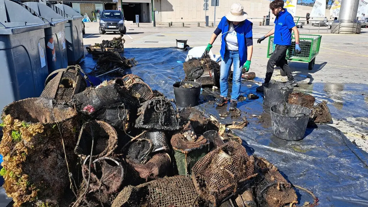 Aparejos de pesca recogidos. AFUNDACI&Oacute;N