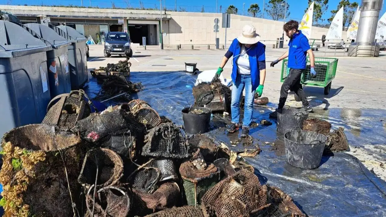 Aparejos de pesca recogidos. AFUNDACI&Oacute;N