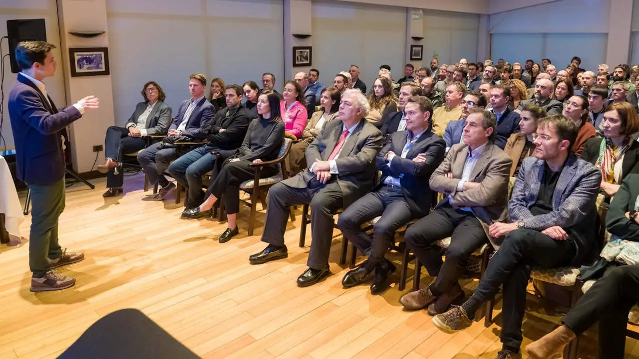 Jornada organizada por IESE Alumni Galicia y Asturias en Ourense sobre el impacto de la IA en los negocios. EP