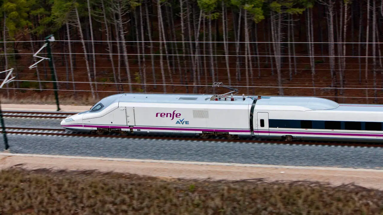 Un tren Ave que da servicio a Galicia. AEP