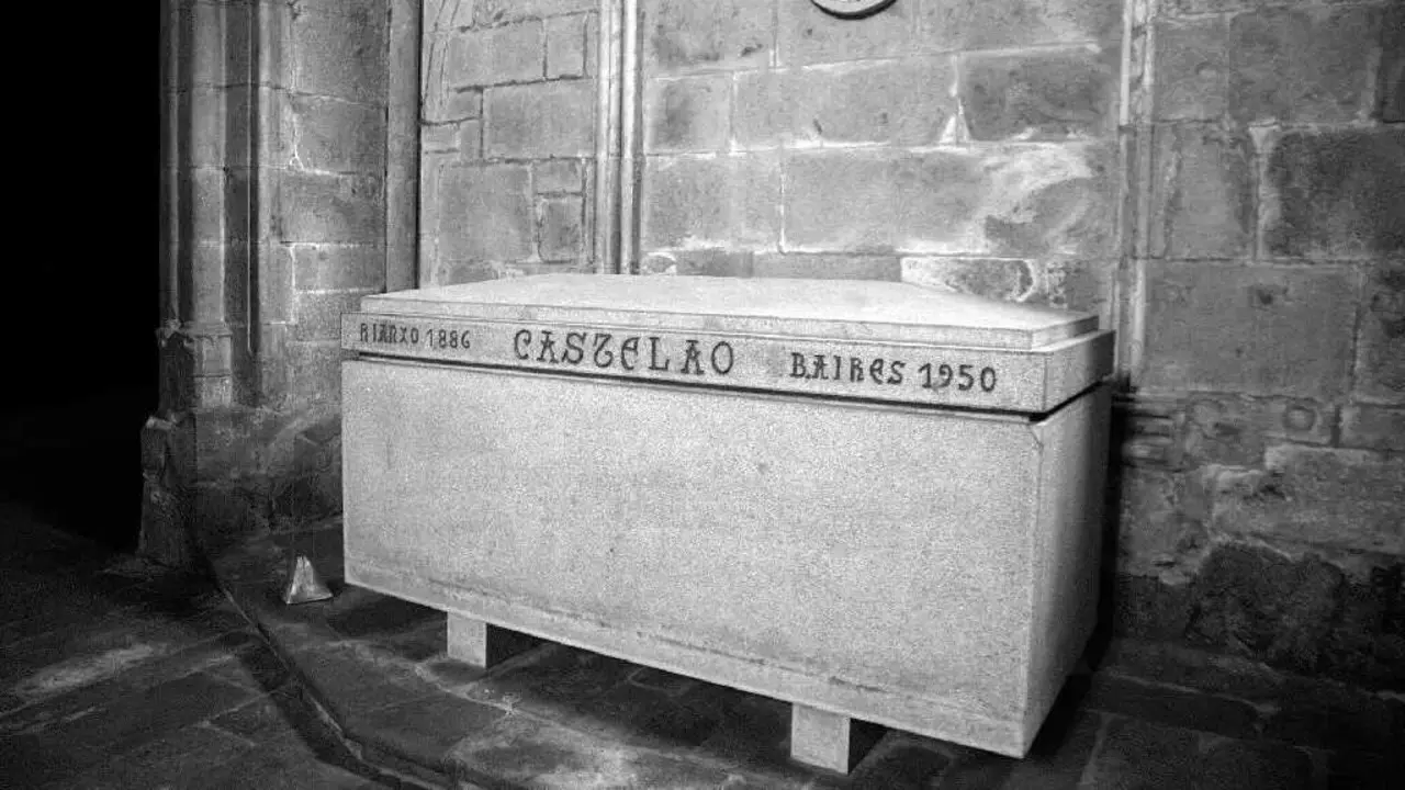 Tumba de Castelao. AEP